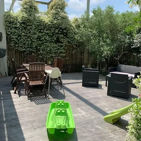 Maison Moderne, 4 Chambres, Climatisee, Piscine Nyaraló
